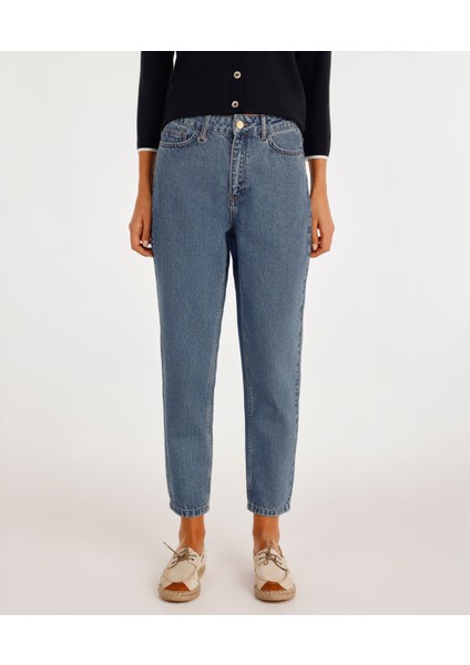 Kemer Aksesuarlı Yüksel Bel Mom Fit Denim Pantolon fiyatları