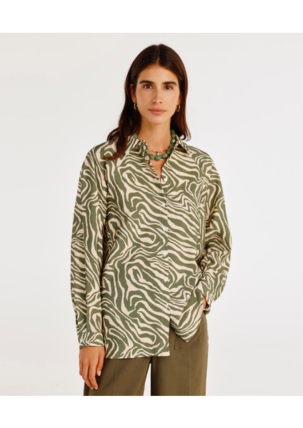 Geniş Yaka Uzun Kol Gömlek