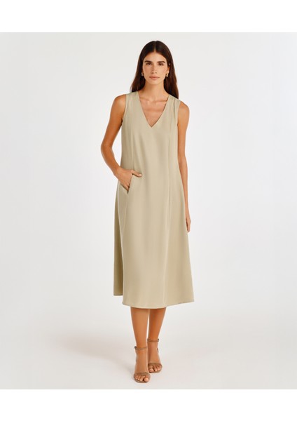 V Yaka Panel Kesikli Elbise