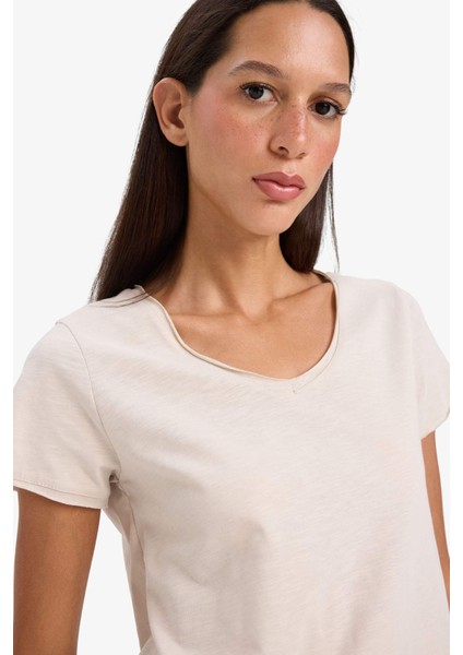 Regular Fit V Yaka Basic Düz Kısa Kollu Tişört K1507AZ25SM fırsatları