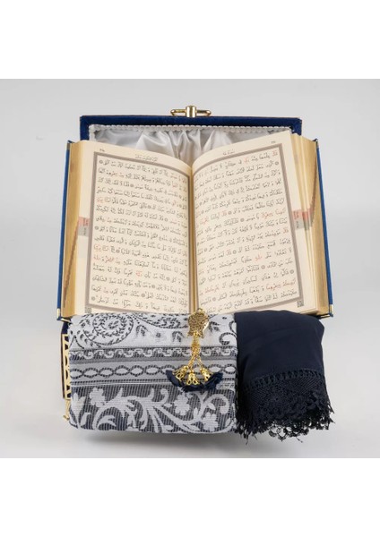 Desenli Kutu Çeyizlik, Şal + Seccade + Tesbih + Kuran Hediye Seti (Orta B. Kadife, Lacivert)