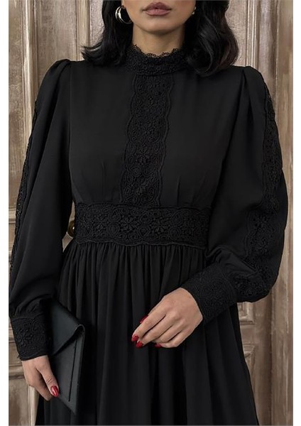 Kadın Krep Kumaş Özel Tasarım Dantel Detaylı Astarlı Elbise DPMS2533 fiyatları