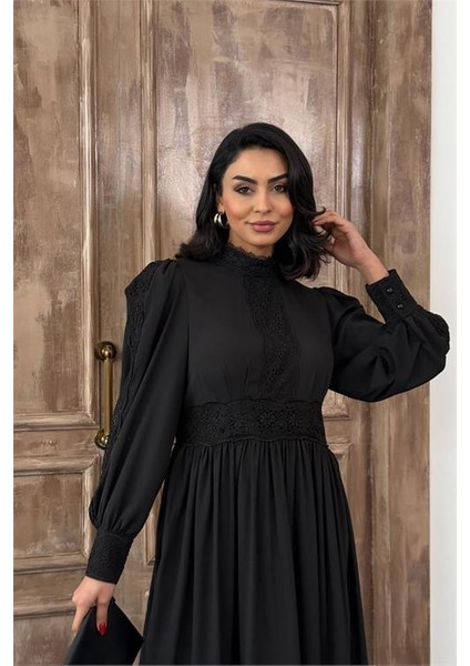 Kadın Krep Kumaş Özel Tasarım Dantel Detaylı Astarlı Elbise DPMS2533 fırsatları