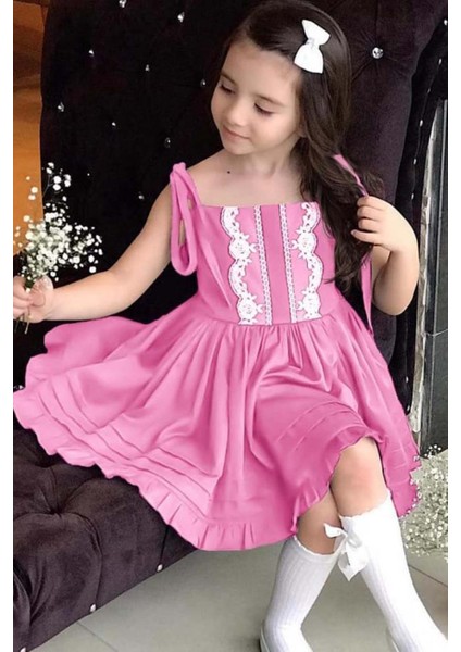 Kız Çocuk Ip Askılı Bağlamalı Göğsü Dantel Işlemeli Pileli Pembe Keten Elbise