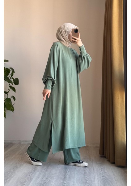Manşet Detaylı Pantolonlu Takım- Çağla