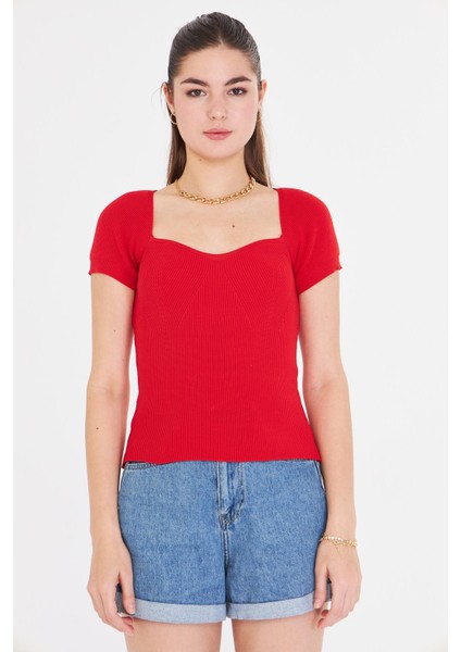 Geniş Yaka Kısa Kol Triko fırsatları