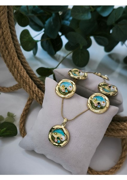 Efektli Renkli Taşlı Gold Çelik Kolye & Küpe Seti