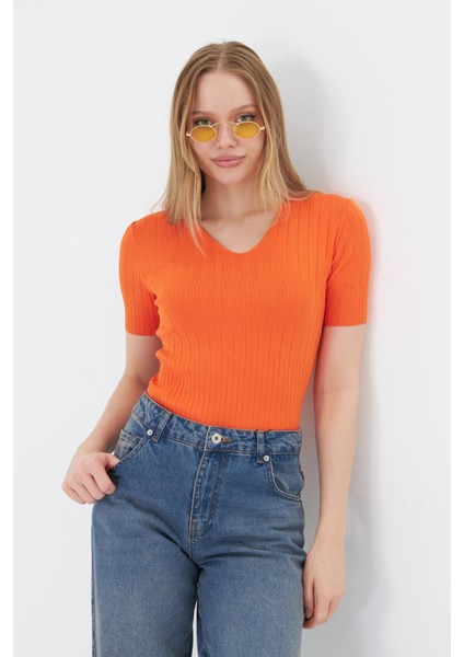 V Yaka Kısa Kol Body