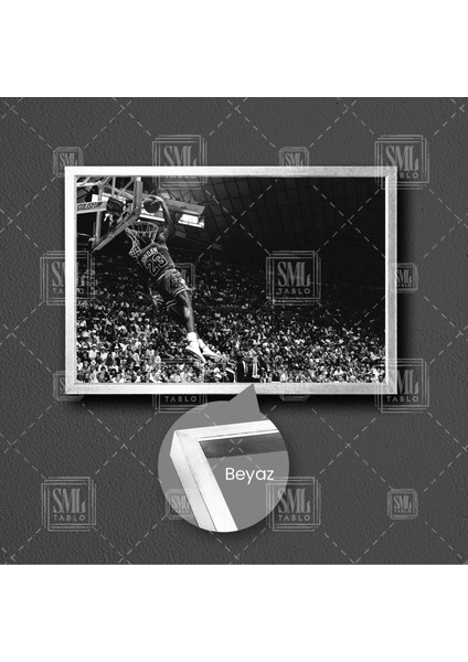 Michael Jordan Efsane Smaç Chicago Bulls Basketbol Siyah Beyaz Çerçeveli Yatay Kanvas Tablo