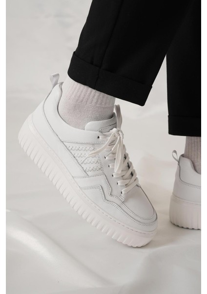 - Beyaz Hakiki Deri Bağcıklı Erkek Sneaker 115-K502