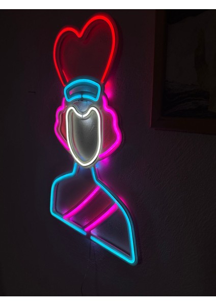Queen Neon Metal Duvar Dekor Kraliçe Temalı Neon
