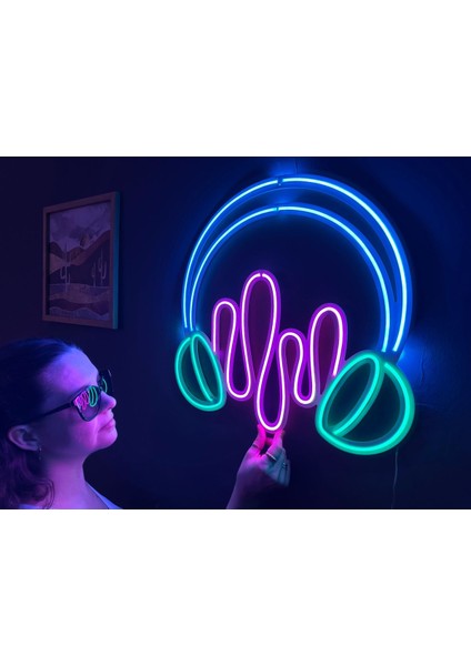 Headphone Neon Metal Duvar Dekor Kulaklık Temalı fiyatları
