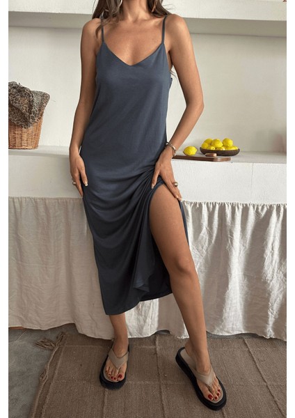 Kadın Helena Siyah Asansör Askılı Çift Yırtmaçlı Elbise