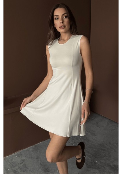 Kadın Stella Buzi Dikiş Detaylı Mini Yazlık Elbise fırsatları