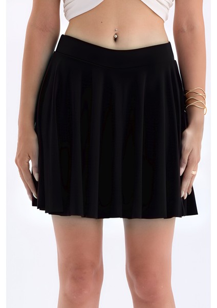 Kadın Siyah Beli Lastikli Volanlı Kloş Içi Şortlu Etek