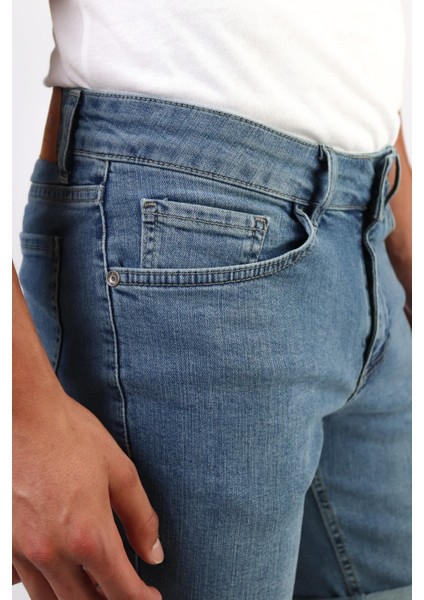 Erkek Taşlamalı Rahat Kesim Açık Mavi Jean Şort