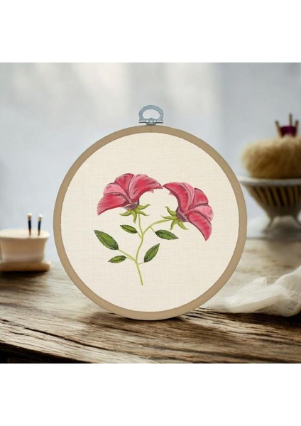 Kırmızı Nakışlı Çiçekler - Yuvarlak Pano Kasnak ÇAP:17CM