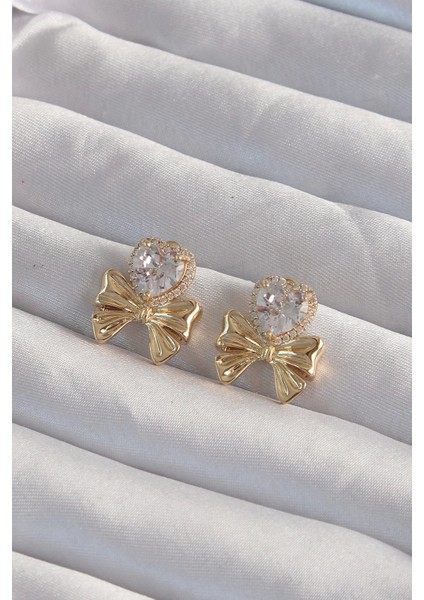 Pirinç Gold Renk Zirkon Taşlı Kalp Model Fiyonk Küpe - TJ-BKP9311