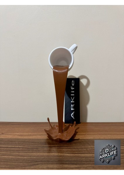 Kahve Köşesi Dökülen Kahve Fincan Figürü 3D Dekoratif Obje ve Biblo
