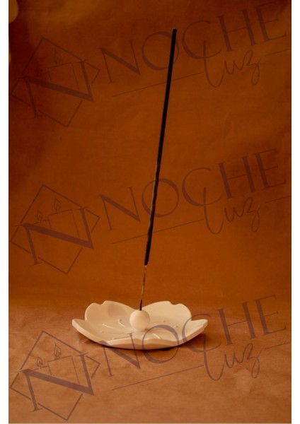 Lotus Şeklinde Çubuk Tütsülük