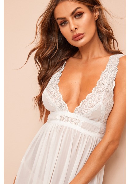 Kadın Beyaz Dantelli Sırtı Açık Gecelik fırsatları