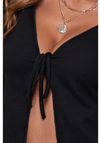 Kadın Siyah Uzun Kollu Önden Bağlama Detaylı Crop Top Bluz fırsatları