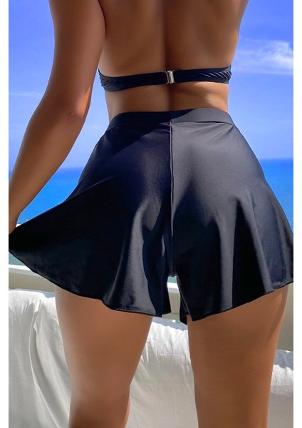 Kadın Siyah Yırtmaçlı Etek Görünümlü Şık Deniz Şortu fiyatları