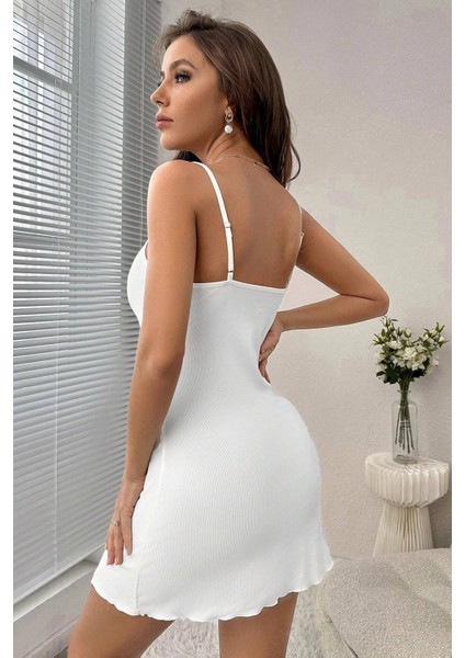 Kadın Beyaz Göğüs Dantel Işlemeli Fitilli Kumaş Şık Gecelik fiyatları