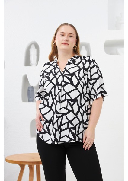 Kadın Geometrik Desen Hakim Yaka Viskon Kumaş Büyük Beden Siyah Bluz – Şık, Rahat ve Modern Stil