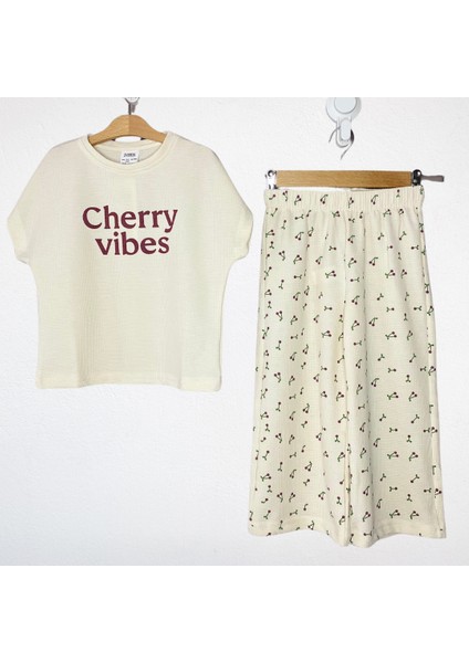 Cherry Vibes Baskılı Kiraz Desenli Waffle Kumaş Ekru İkili Takım