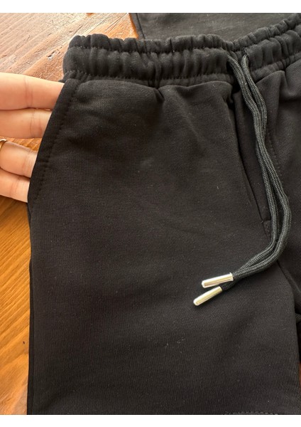 Siyah Tişört ve Şort Takım modelleri