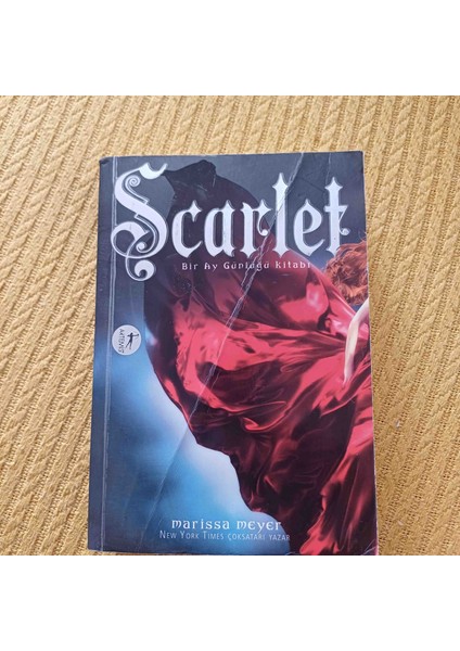 Scarlet Bir Ay Gunlugu Kitabi