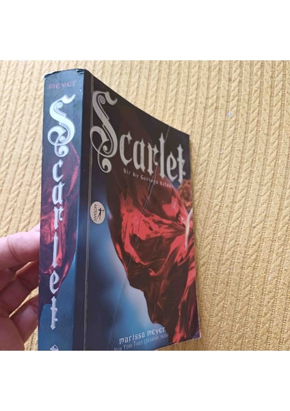 Scarlet Bir Ay Gunlugu Kitabi fırsatları