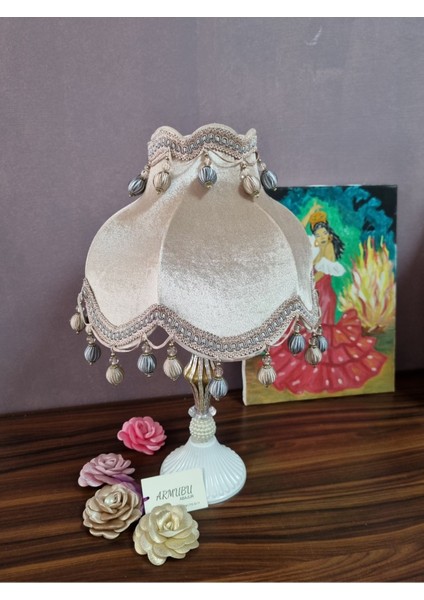 - Iki Adet Gri Vizon Renk Ponpon Sarkıtlı Vizon Kadife Kaplı El Yapımı Abajur