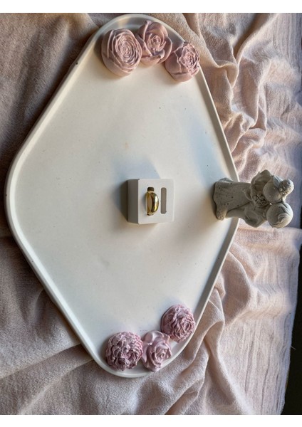 Taşlı Nişan Tepsisi – Yüzüklük, Gelin Damat Figürlü, Kokulu Güllü Dekor (30X23 Cm) modelleri