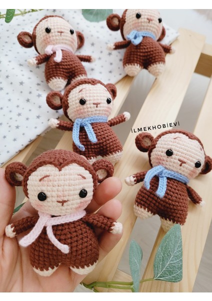 Amigurumi Pembe Atkılı Maymun Oyuncak ve Anahtarlık 9 cm (1 Adet)