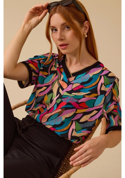 Kadın V Yaka Desenli T-Shirt 0009 Siyah