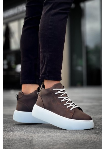 LE10 Bağcıklı Erkek Yüksek Beyaz Taban Kahverengi Spor Bot modelleri