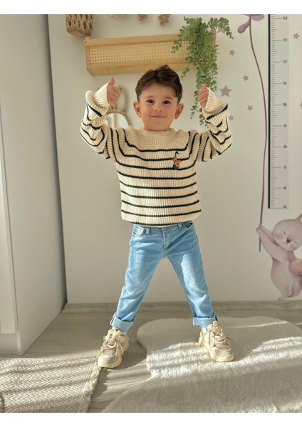 Oddie Işlemeli Krem Triko Kazak ve Pantolon Takımı modelleri