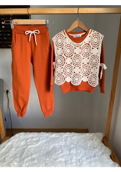 Mevsimlik Yelekli Kız Çocuk Takımı