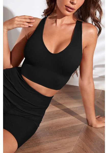Kadın Siyah Derin Göğüs Dekolteli Şık Crop Top Bluz
