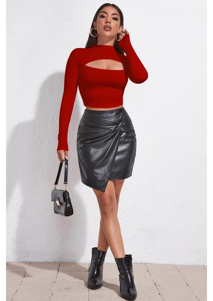 Kadın Kırmızı Göğüs Dekolteli Uzun Kollu Cut Out Crop Top Bluz