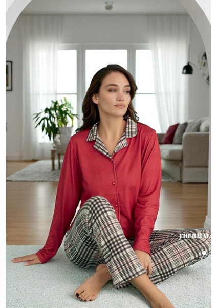 Kareli Yaka Detaylı Kırmızı Üst ve Desenli Alt Pijama Takımı Rahat Ev Modası 14300-10