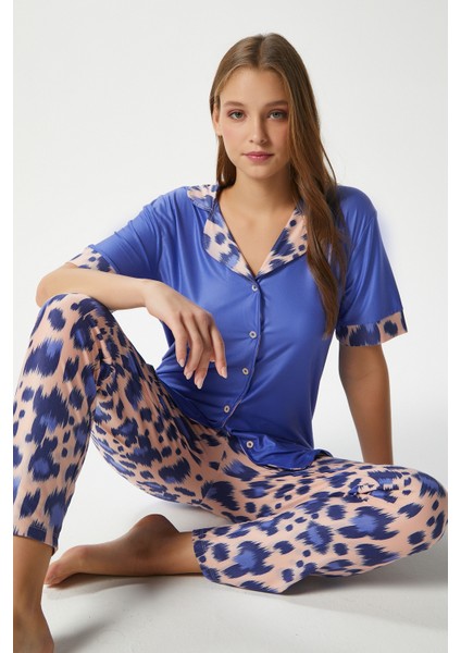 Kadın Andra Mavi Leo Desen Ön Düğmeli Kısa Kol Alt Üst Pijama Takımı