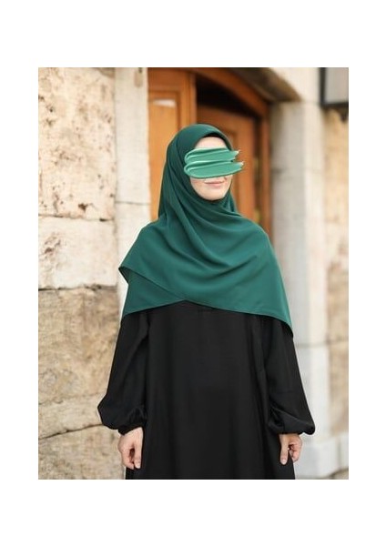 Tesettür Hijab Medine Ipeği Eşarp Zümrüt Yeşili