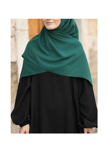 Tesettür Hijab Medine Ipeği Eşarp Zümrüt Yeşili