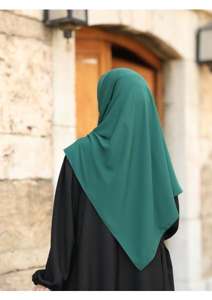Tesettür Hijab Medine Ipeği Eşarp Zümrüt Yeşili