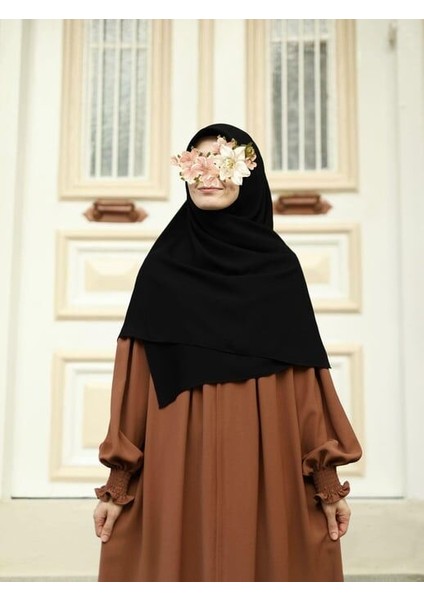 Tesettür Hijab Medine Ipeği Eşarp Siyah
