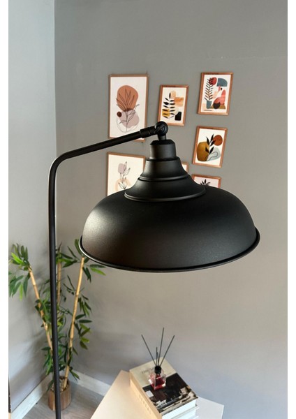 Siyah Lambader Düz Hareketli Başlık Modern Dekoratif Metal Oturma Odası Çalışma Odası Zemin Lambası modelleri