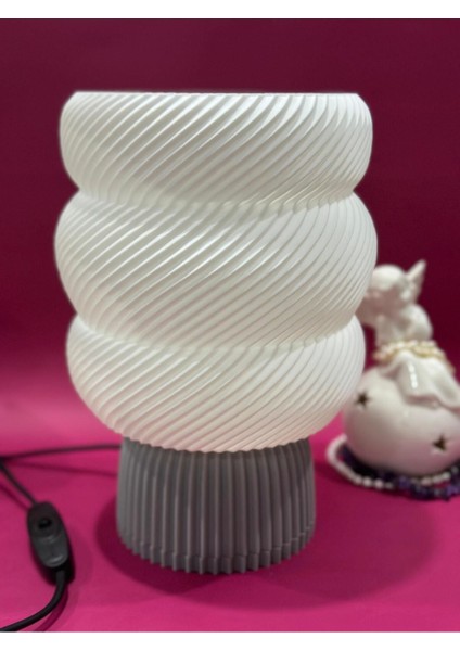 Modern Spiral Tasarımlı 3D Baskı Abajur - Beyaz & Gri (25 cm , Ampul Dahil)